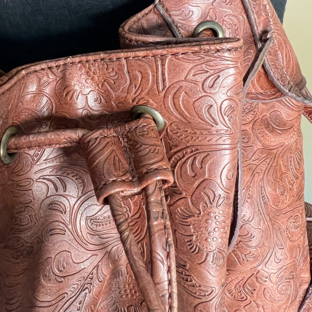 Vintage embossed boho leather satchel - ROOMY - Picture 3 of 7
